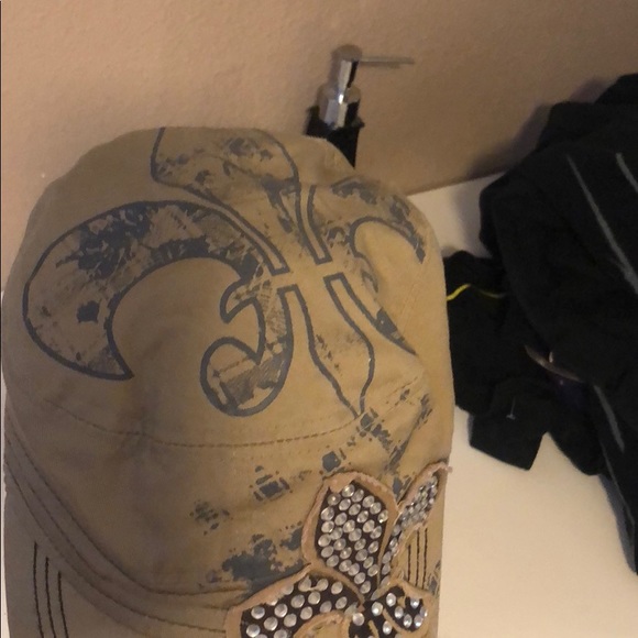 Hat - Picture 2 of 3